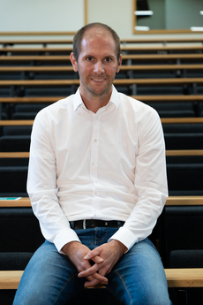 Dr. Marian Hoffmann